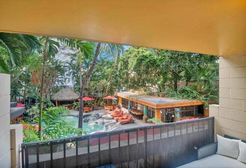 Spacious Design Studio 3 Mins From The Beach