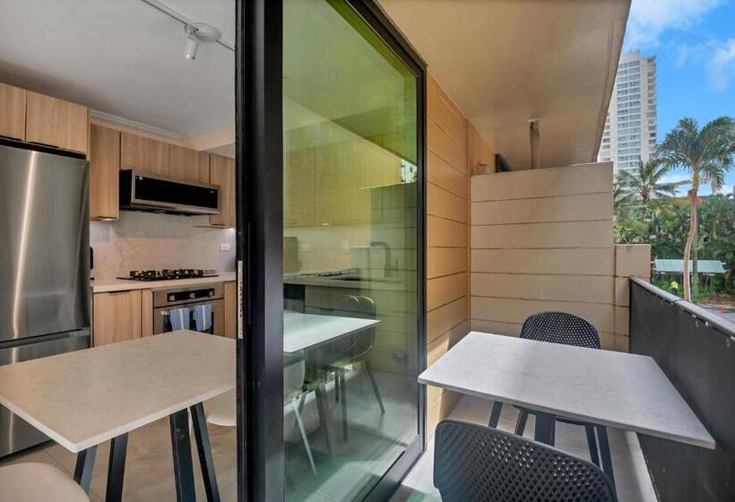 Spacious Design Studio 3 Mins From The Beach