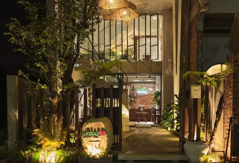 تختخواب و صبحانه Barbados Cherry Villa