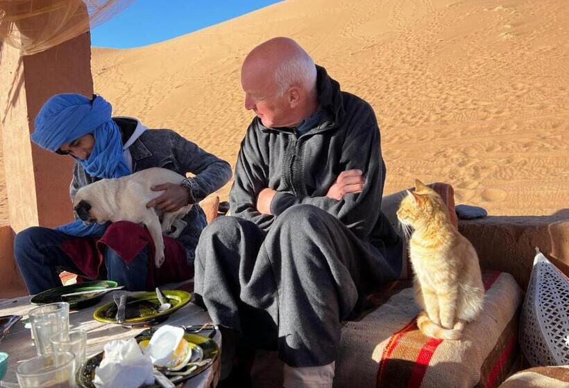 تختخواب و صبحانه Dar Nomads