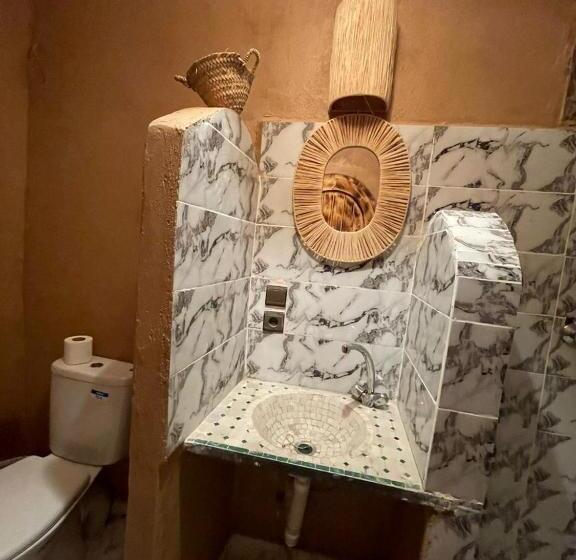 تختخواب و صبحانه Dar Nomads