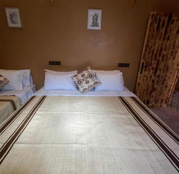 تختخواب و صبحانه Dar Nomads