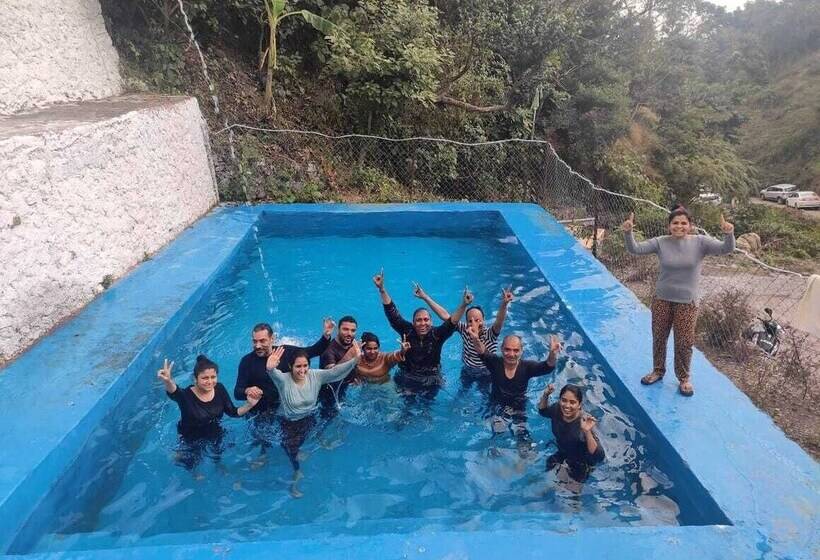 تختخواب و صبحانه Jugnoo Camps By Uk07hotels