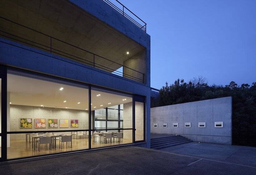 בית מלון כפרי Benesse House