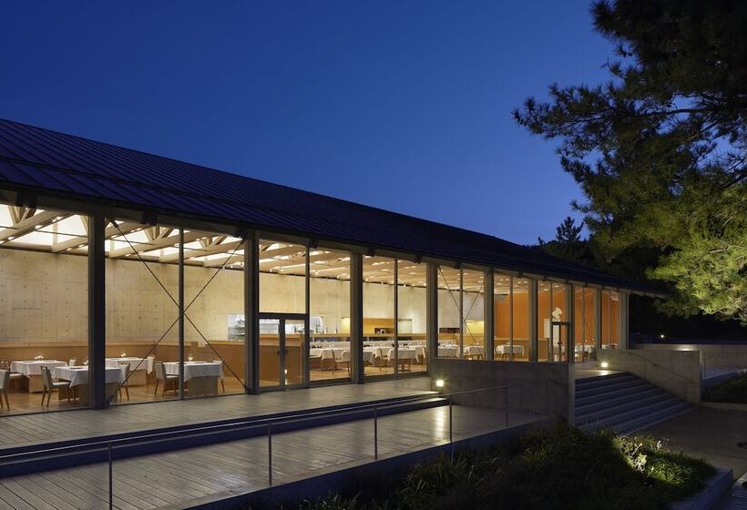 בית מלון כפרי Benesse House