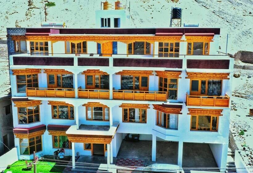 Hotel Hill Top Heaven