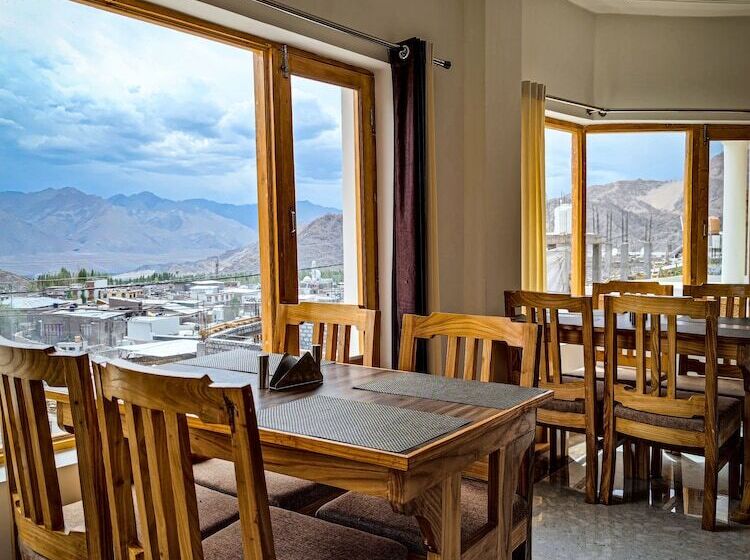 Hotel Hill Top Heaven