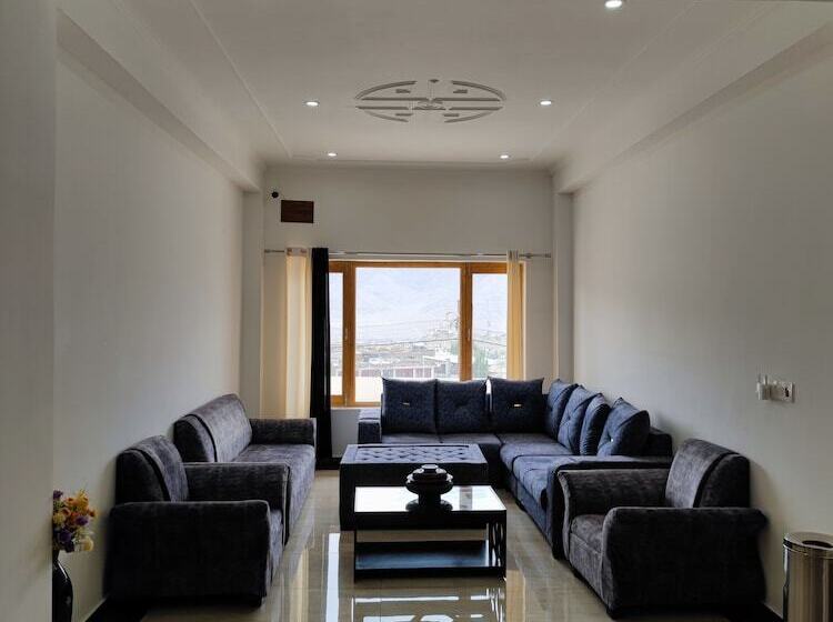 Hotel Hill Top Heaven