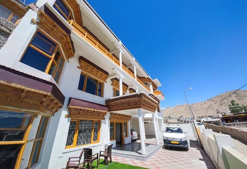 Hotel Hill Top Heaven