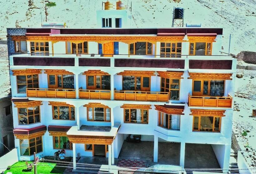 Hotel Hill Top Heaven