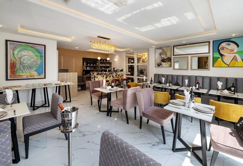 هتل The Muse Residences