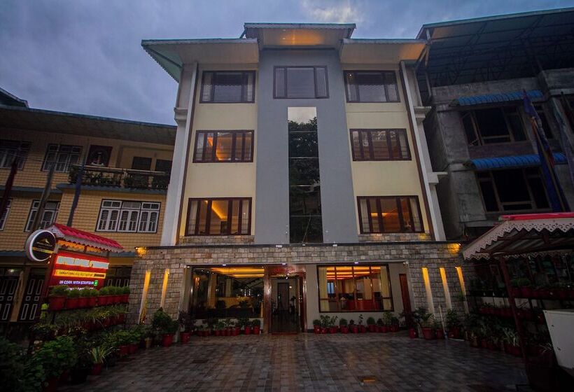 בית מלון כפרי The Royal Gangtok By Apsara Group