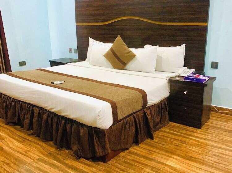 هتل Ughelli Wetland