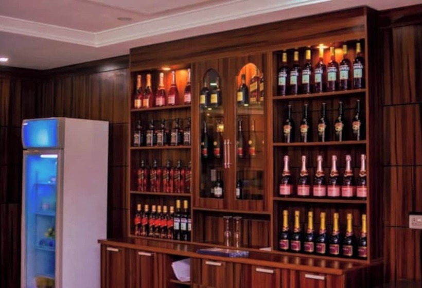 هتل Ughelli Wetland