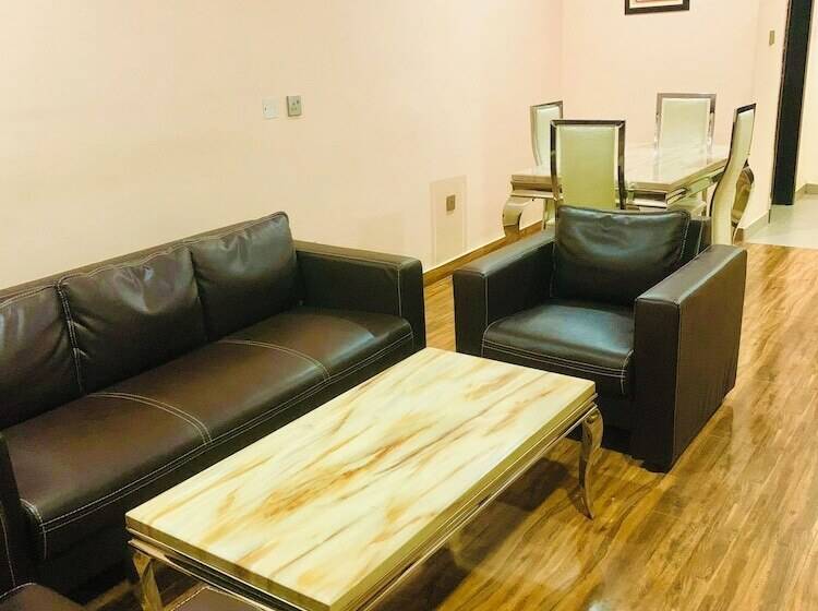 هتل Ughelli Wetland