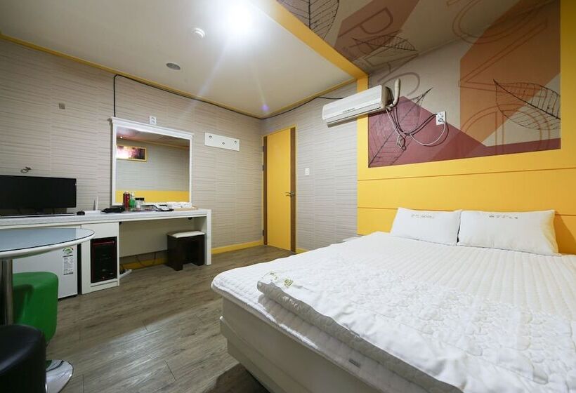 מוטל Pohang Songla Palace