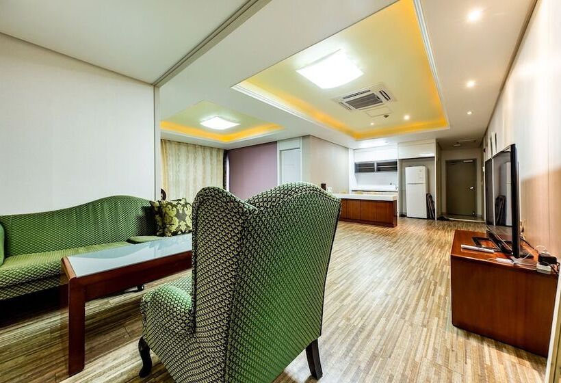 Motelli Yeosu Hotel Provence