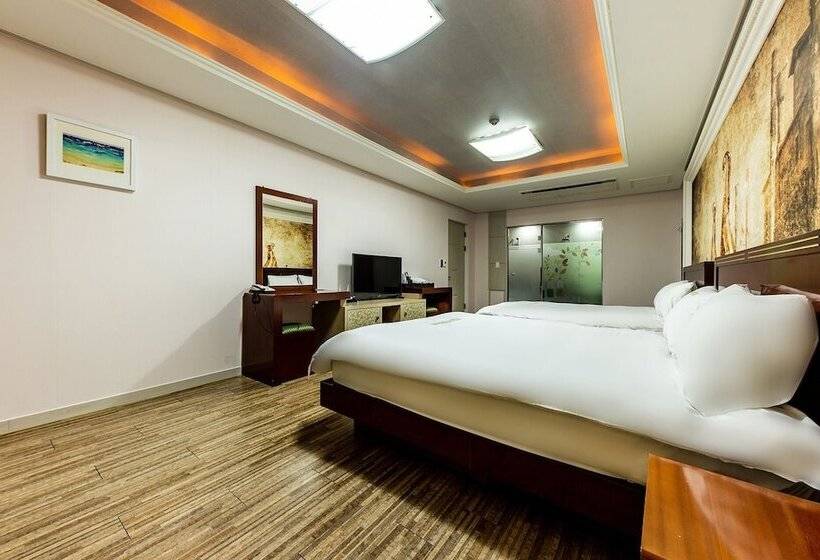 Motelli Yeosu Hotel Provence