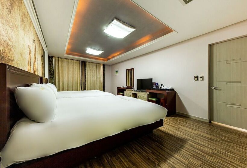 Motelli Yeosu Hotel Provence