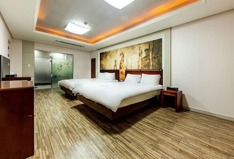 Motelli Yeosu Hotel Provence