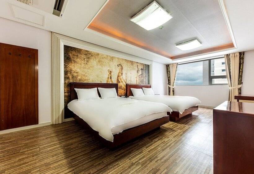 Motelli Yeosu Hotel Provence