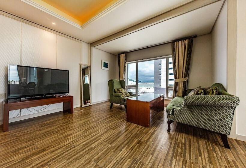 Motelli Yeosu Hotel Provence