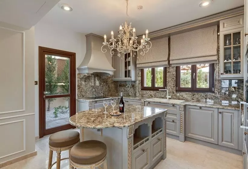 Lomakeskus Aphrodite Hills Rentals   Mythos Collection Villas