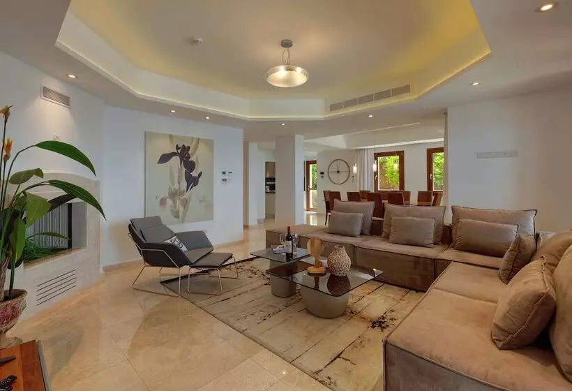 Lomakeskus Aphrodite Hills Rentals   Mythos Collection Villas