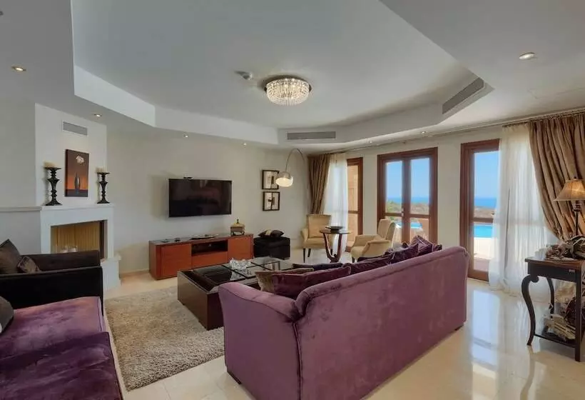 Lomakeskus Aphrodite Hills Rentals   Mythos Collection Villas