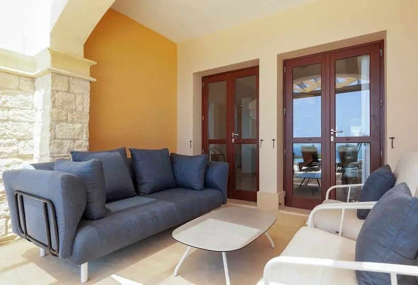 Lomakeskus Aphrodite Hills Rentals   Mythos Collection Villas