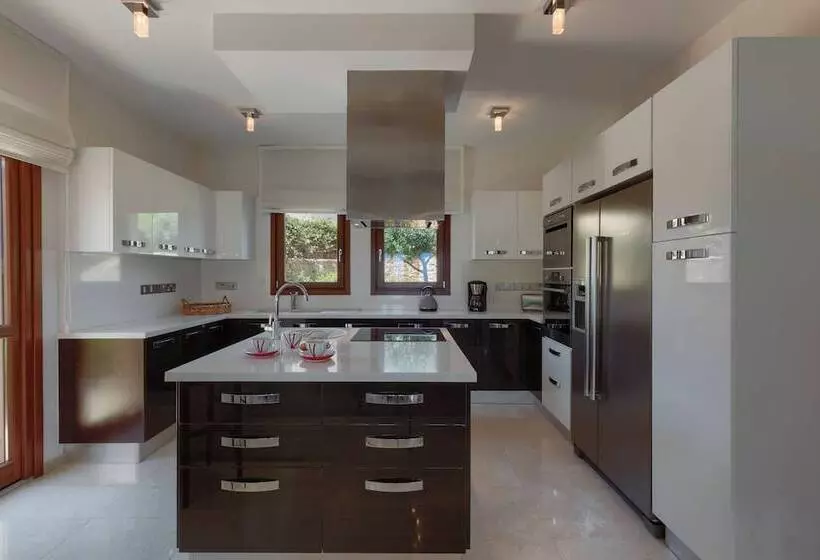 Lomakeskus Aphrodite Hills Rentals   Mythos Collection Villas