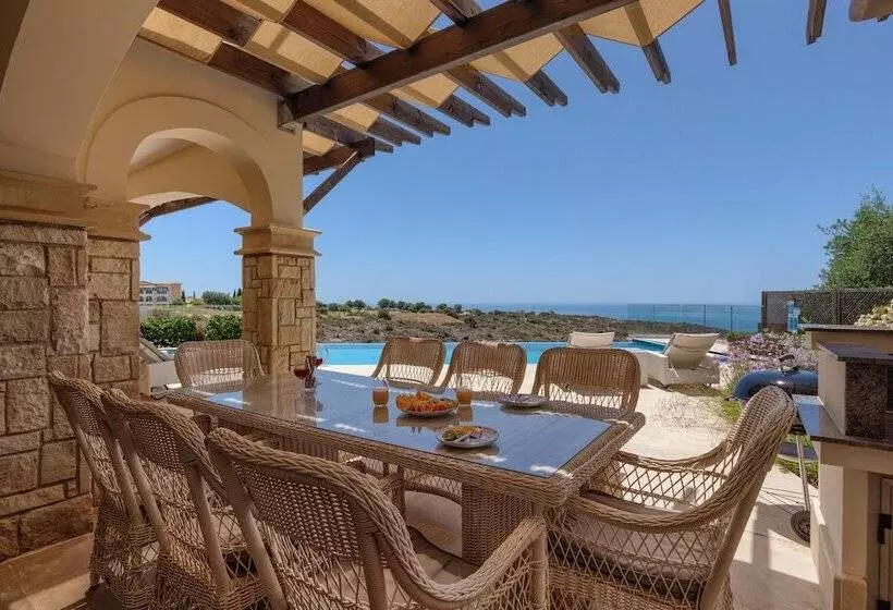 Lomakeskus Aphrodite Hills Rentals   Mythos Collection Villas