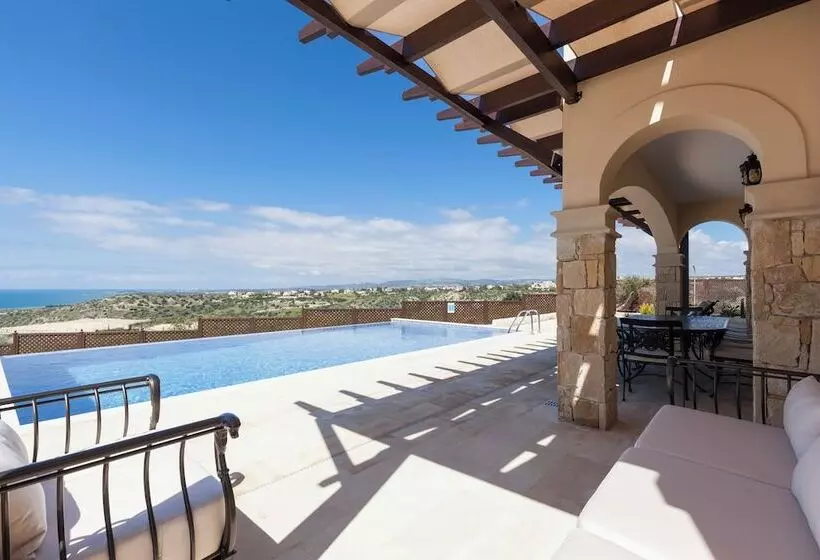 Lomakeskus Aphrodite Hills Rentals   Mythos Collection Villas