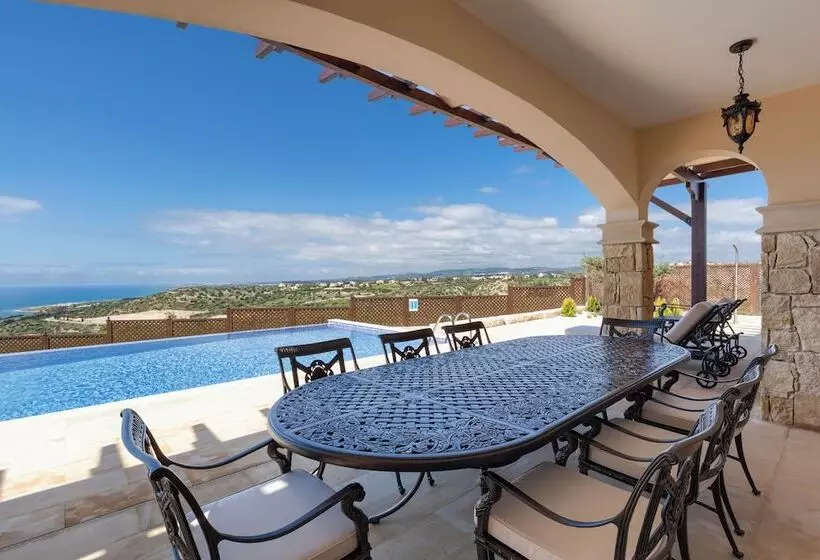 Lomakeskus Aphrodite Hills Rentals   Mythos Collection Villas