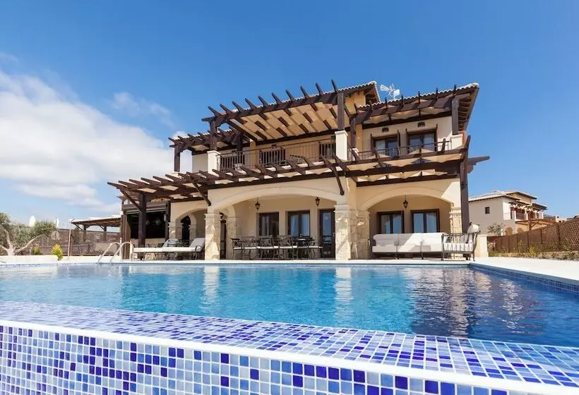 Lomakeskus Aphrodite Hills Rentals   Mythos Collection Villas