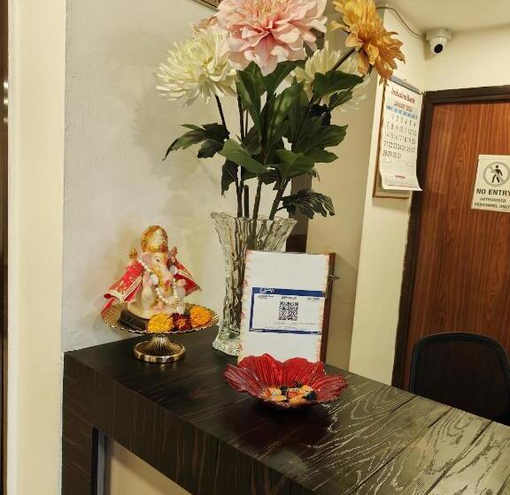 호스텔 Rosemallow Hotel New Delhi