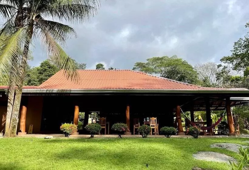 Retkeilymaja Whale Tail