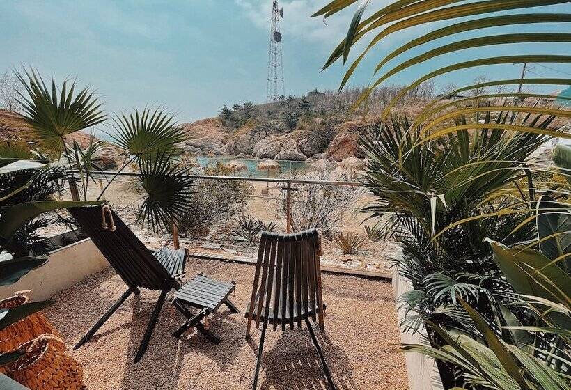 Dalian Sishi Jingyu Beach Resort