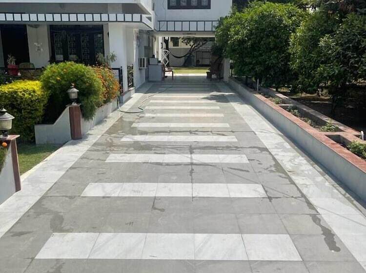 בית מלון כפרי Dhairya Villa Home Away From Home