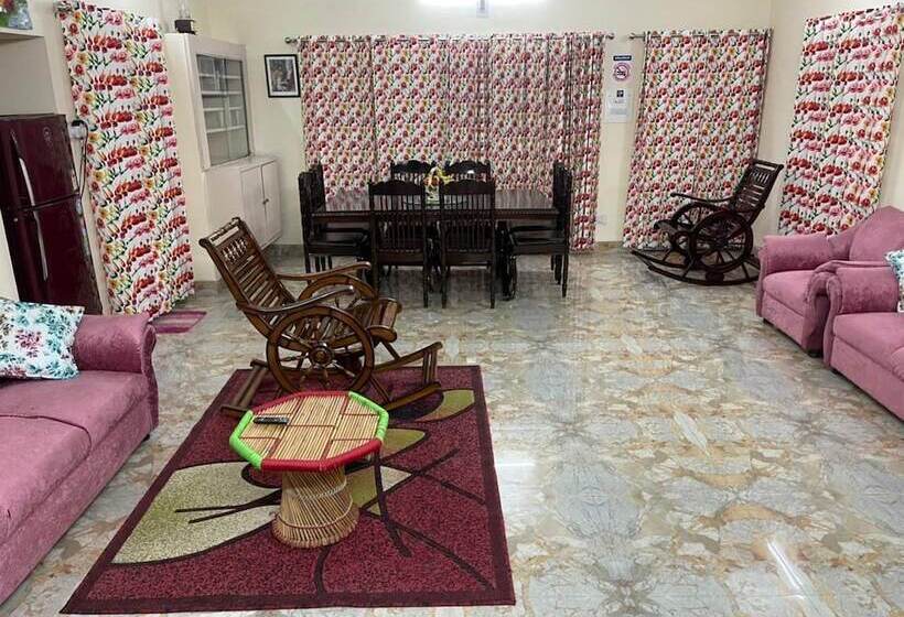 בית מלון כפרי Dhairya Villa Home Away From Home