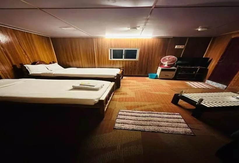 ホテル Mistywood Resort And Restaurant