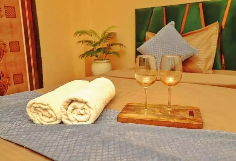 Hotelli Roomshala 061 Nk Residency