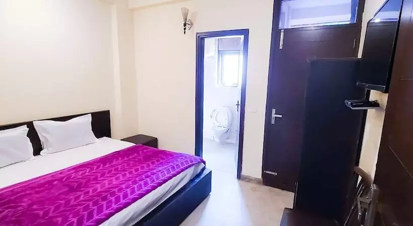 Hotelli Roomshala 061 Nk Residency