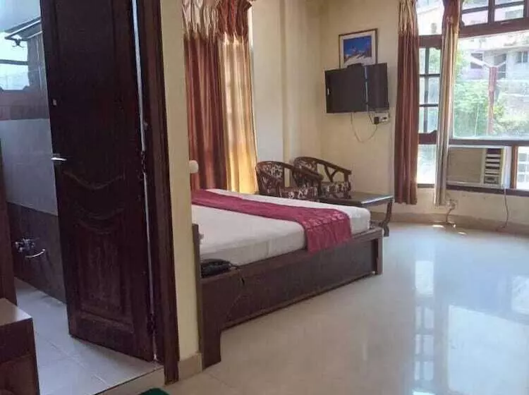 Hotelli The Mahesh Regency