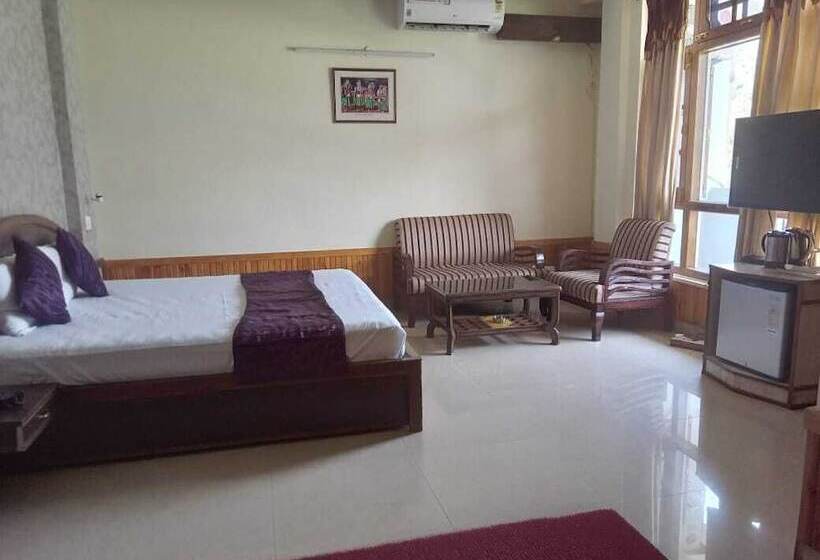 Hotel The Mahesh Regency