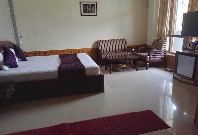 Hotel The Mahesh Regency