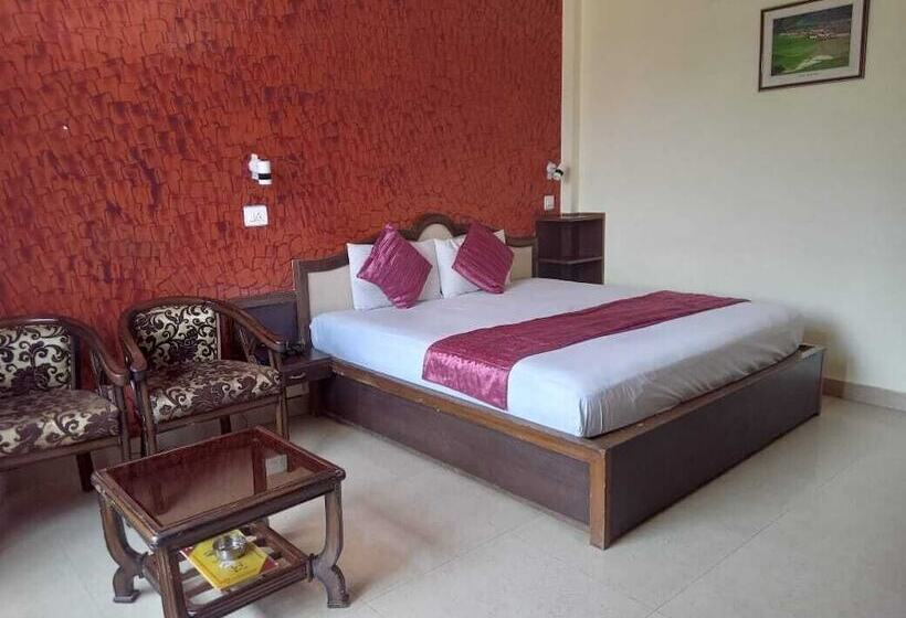 Hotel The Mahesh Regency