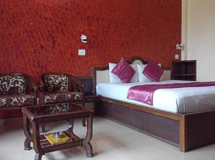 Hotel The Mahesh Regency