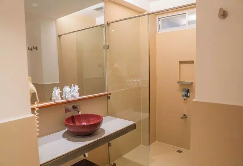 ホテル The Paragon Boracay Suites