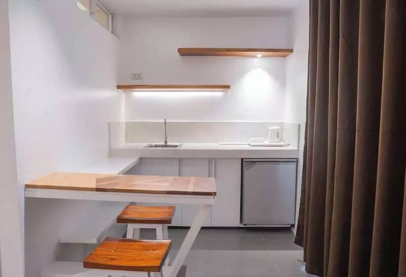 ホテル The Paragon Boracay Suites